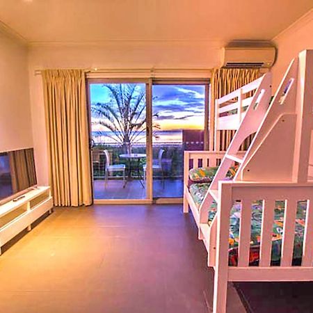 Onslow Beach Resort Bagian luar foto