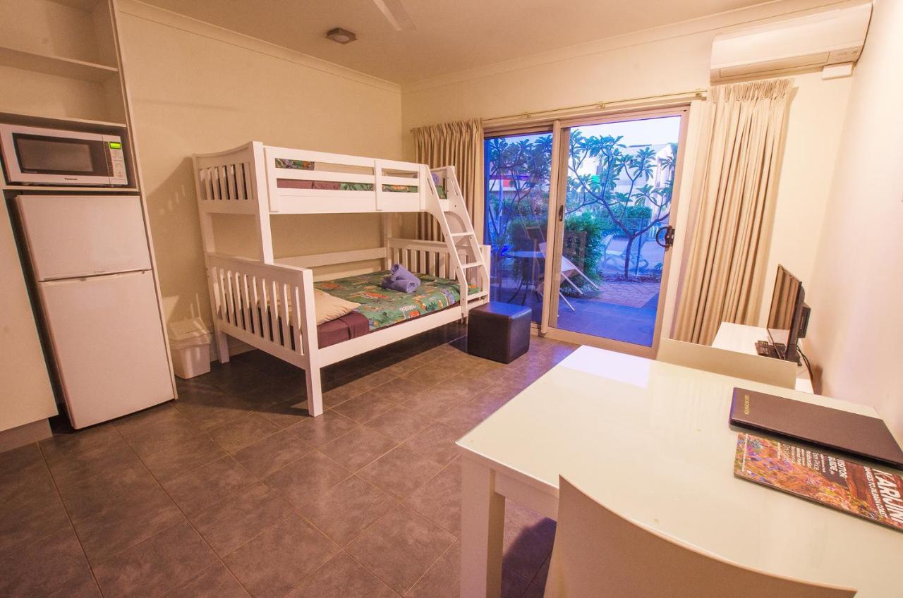 Onslow Beach Resort Bagian luar foto