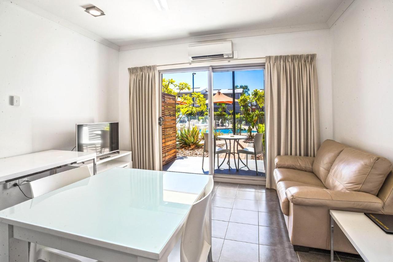 Onslow Beach Resort Bagian luar foto