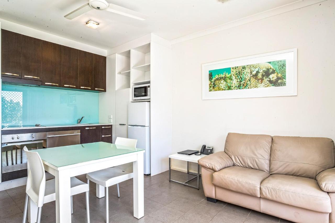 Onslow Beach Resort Bagian luar foto