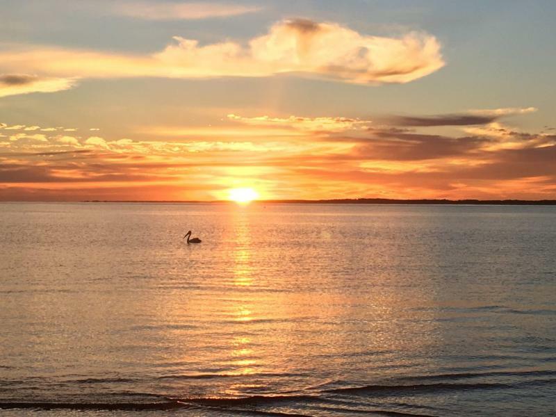 Onslow Beach Resort Bagian luar foto